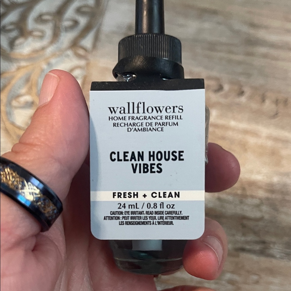 Wallflower Clean House Vibes Fragrance Refill - Black